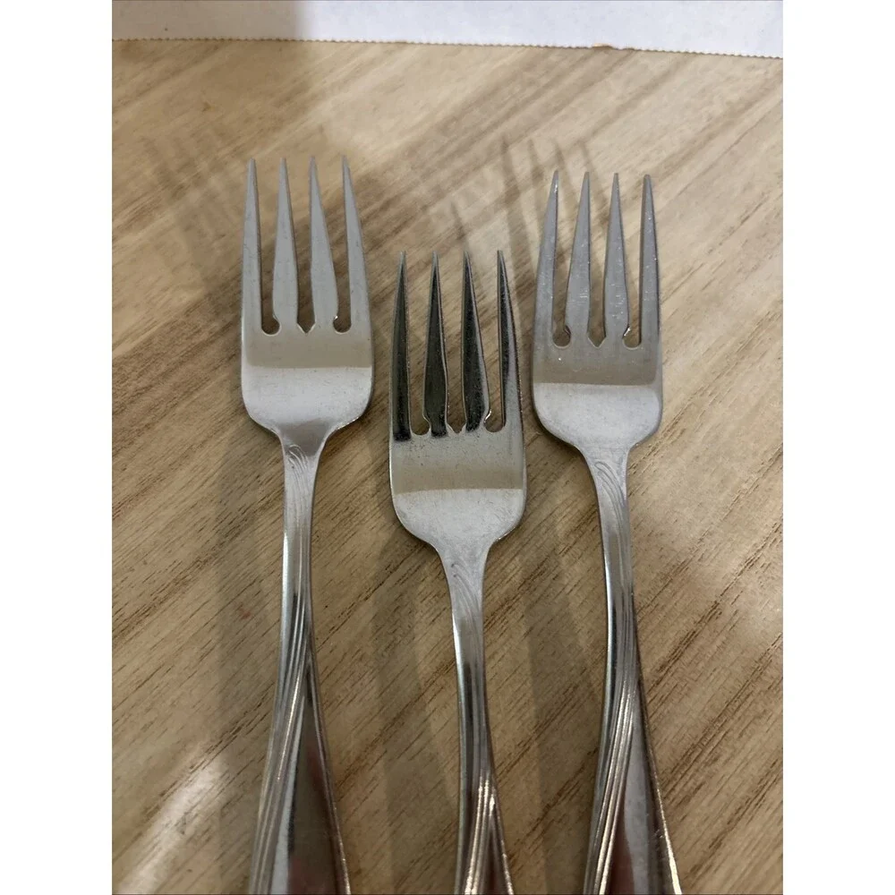 Oneida Camber Stainless Salad Forks Lot of 3 Flatware Replacement Forks